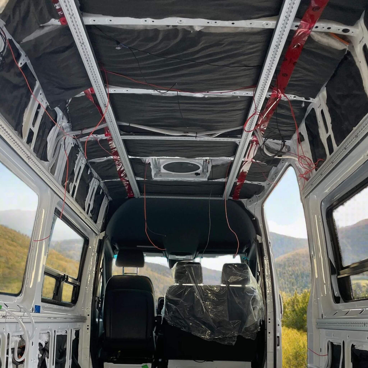 Thermal and acoustic insulation kit with 3M Thinsulate SM600L and DUCK Liner for van builders