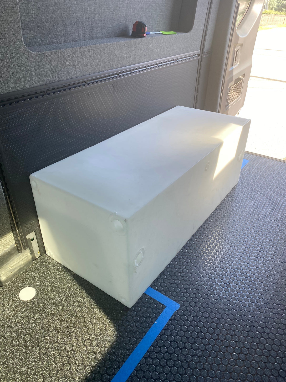 SPRINTER — DUAL REAR WHEEL | FRESH WATER TANK 32 GAL