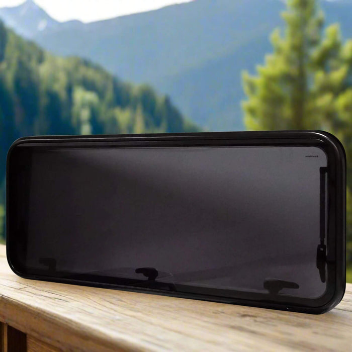 Flat window 550×700 mm inside white for vans, campers, RVs, dual-pane, UV resistant, thermal insulation.
