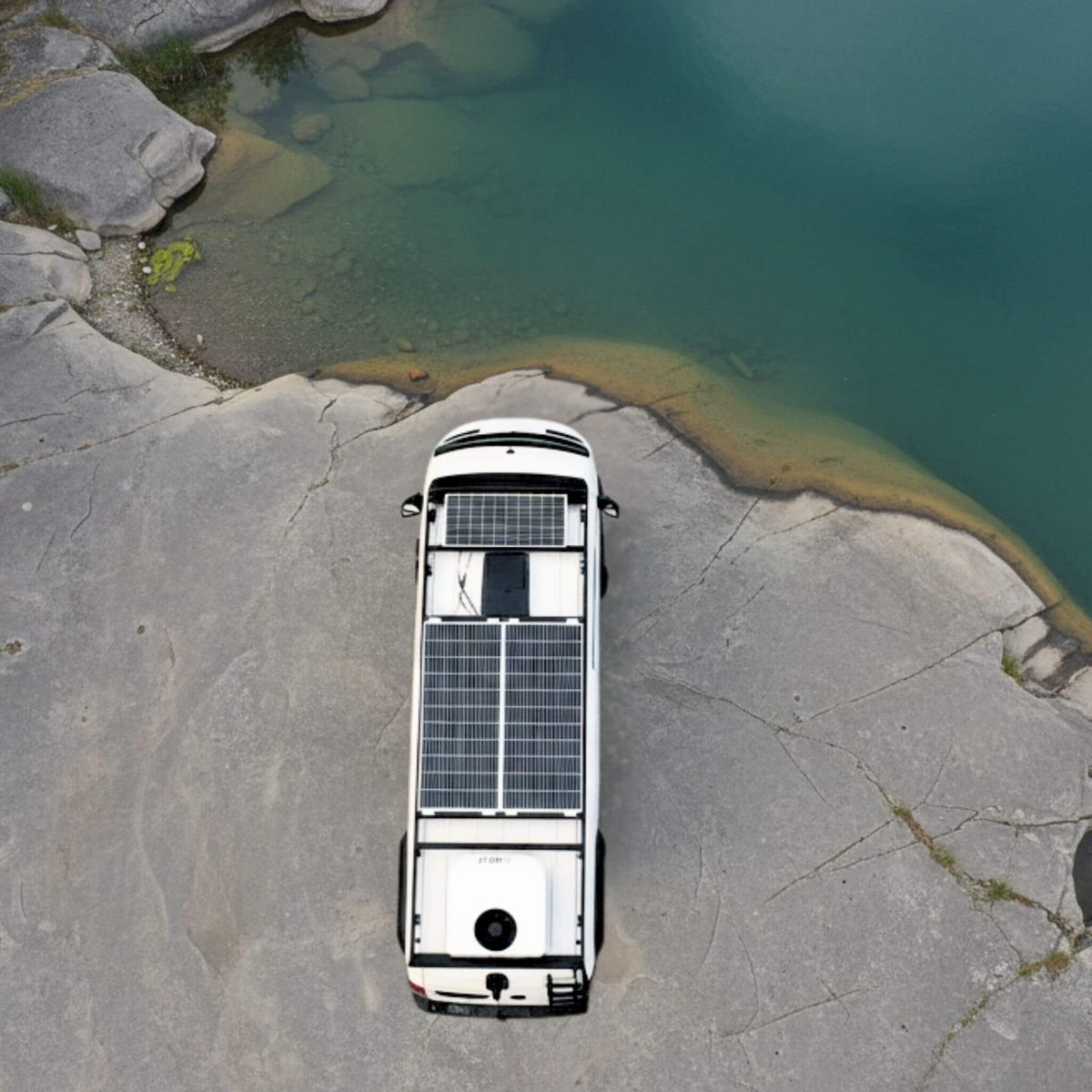 Climatiseur de toit à onduleur assurant le confort à l'intérieur d'une conversion de van