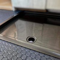 Cuvette de douche encastrée avec revêtement nanotechnologique, résistante aux taches et rayures, facile à nettoyer pour votre van.