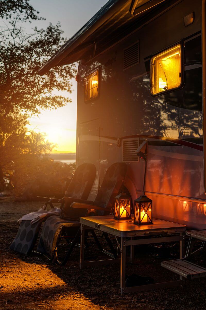 Explore the open road in your Transit van — partez à l’aventure, laissez la route vous guider et vivez chaque virage avec Lonavity.