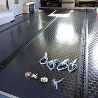 Accessoires L-Track solides et fiables 