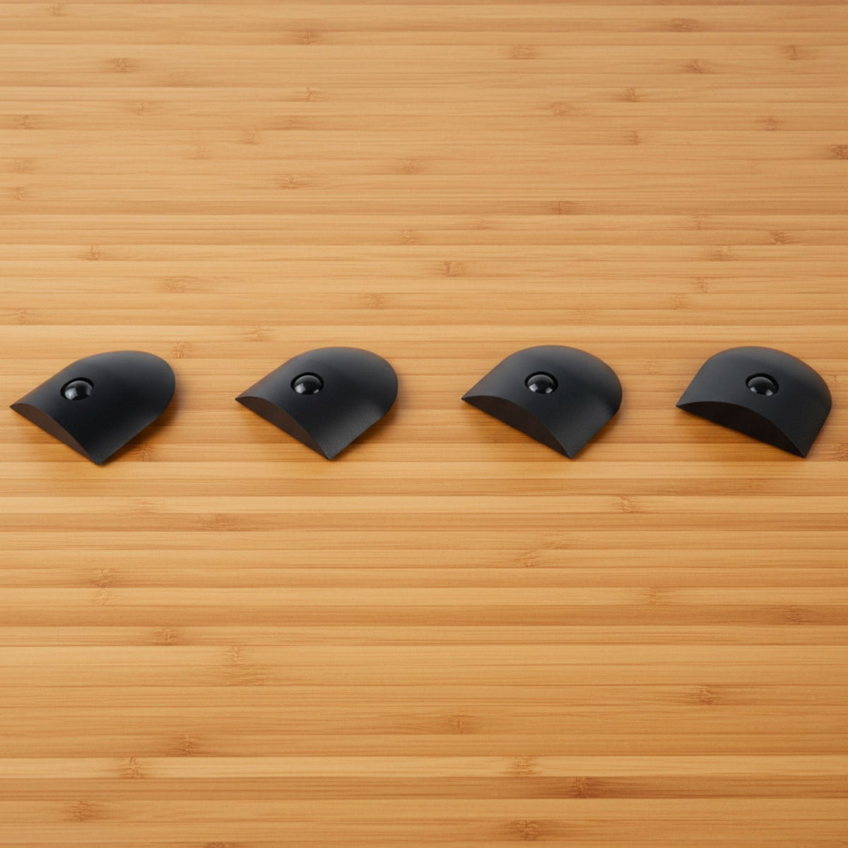 Embouts en aluminium L-Track mettant en valeur la finition thermolaquée et la durabilité