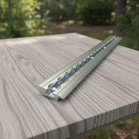 L-Track encastré prêt pour l’aventure – Secure mounting for cabinets and gear in your van