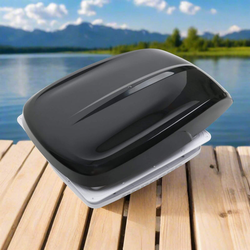 High airflow skoolie fan with 10 speeds for optimal ventilation / Ventilateur skoolie haut débit avec 10 vitesses pour une ventilation optimale.