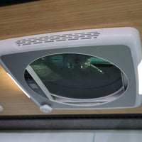 Van roof fan in night mode, quiet operation between 32-53 dB / Ventilateur de toit van en mode nuit, fonctionnement silencieux 32-53 dB.