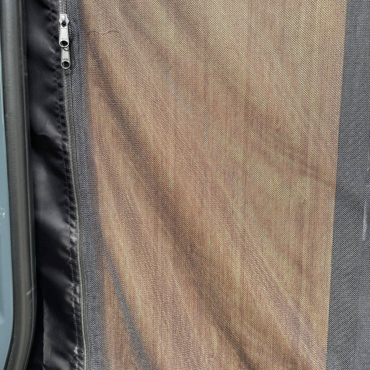 Rear door mosquito screen for Mercedes Sprinter van ventilation