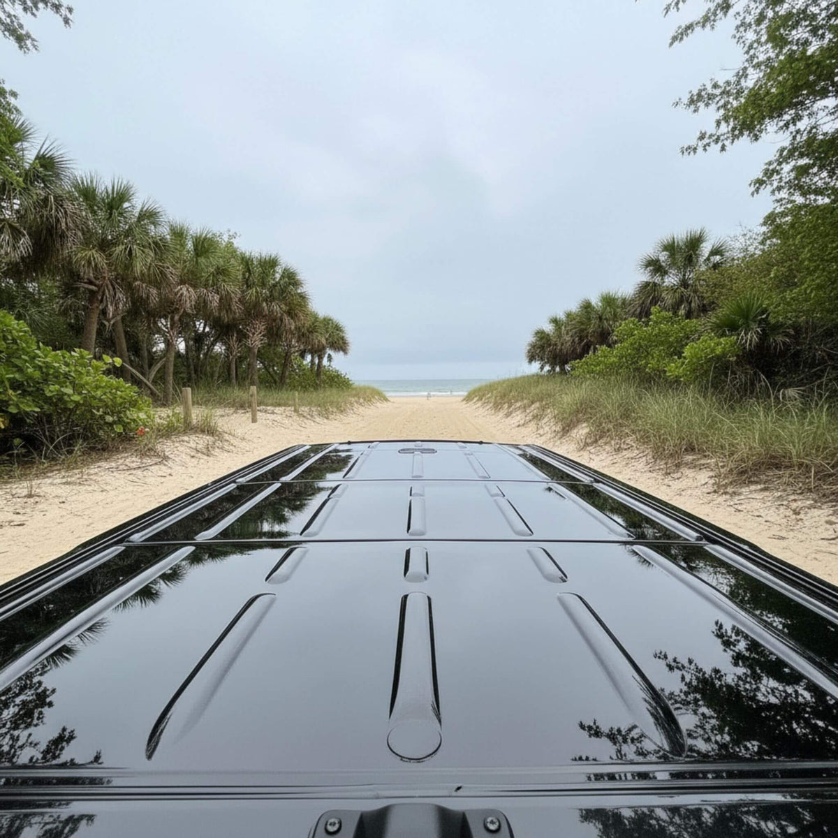 Sprinter & Dodge van roof rails supporting racks, solar panels, and rooftop gear | Rails de toit Sprinter et Dodge supportant racks, panneaux solaires et équipement sur le toit pour vanlife et overlanding