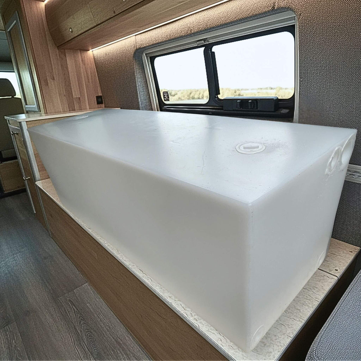 Réservoir de passage de roue d'eau douce Sprinter Transit Ram ProMaster 32 gallons en polyéthylène de qualité alimentaire