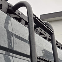 Construite pour la route, résistante à la corrosion et prête pour toutes les aventures.
Built for the road, corrosion-resistant, and ready for every adventure.