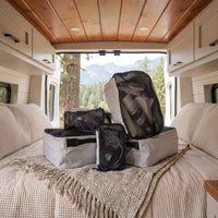 Cubes de rangement VanEssential qui gardent les vêtements, la nourriture et le petit équipement bien triés sur la route.