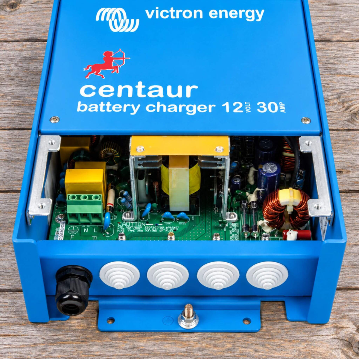 Victron Centaur 12V 30A charger for commercial vehicles and professional electrical installations