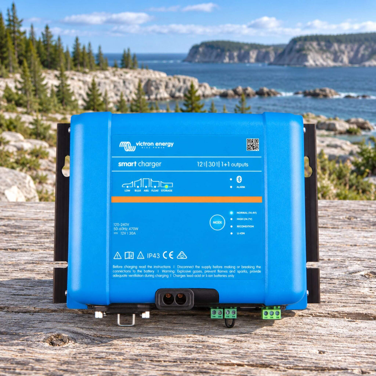 Chargeur de batterie Victron Energy Blue Smart Charger 12 V 30 A pour systèmes électriques de vans