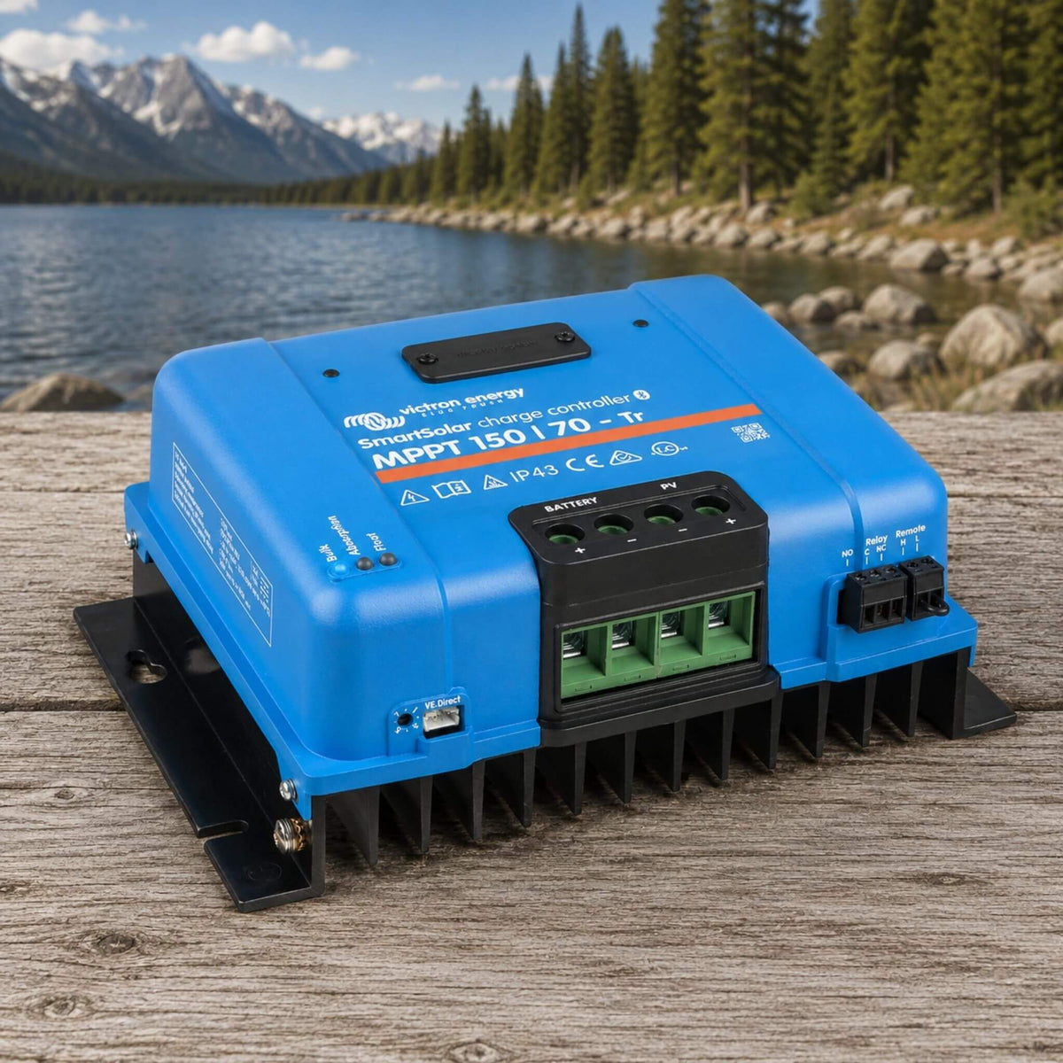 Victron SmartSolar MPPT 150/70 solar charge controller for solar power and battery charging